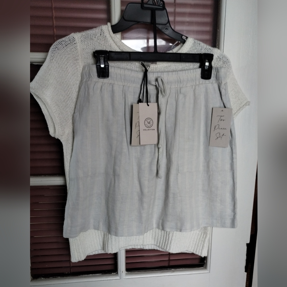 NWT 2 Piece Cream Knit Top & Light Gray Skirt By Martha Stewart Sz M